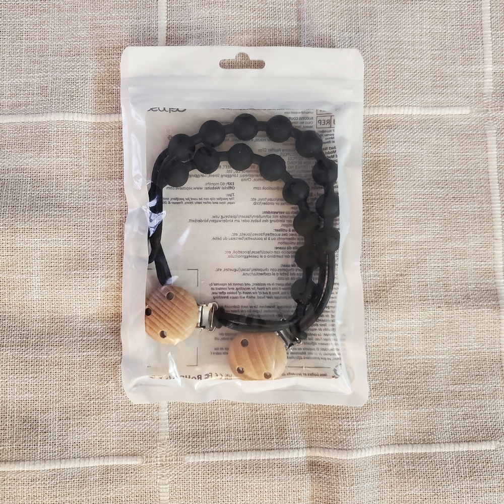 2/$15 - 2 Pack Black Silicone & Wooden Baby Pacifier Clips Unisex Teething Baby